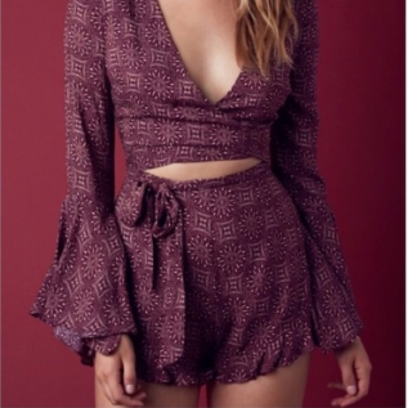 Purple long sleeve  trumpet wrap romper - Picture 4 of 5